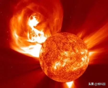首次观测到450光年外恒星的巨大日冕物质抛射