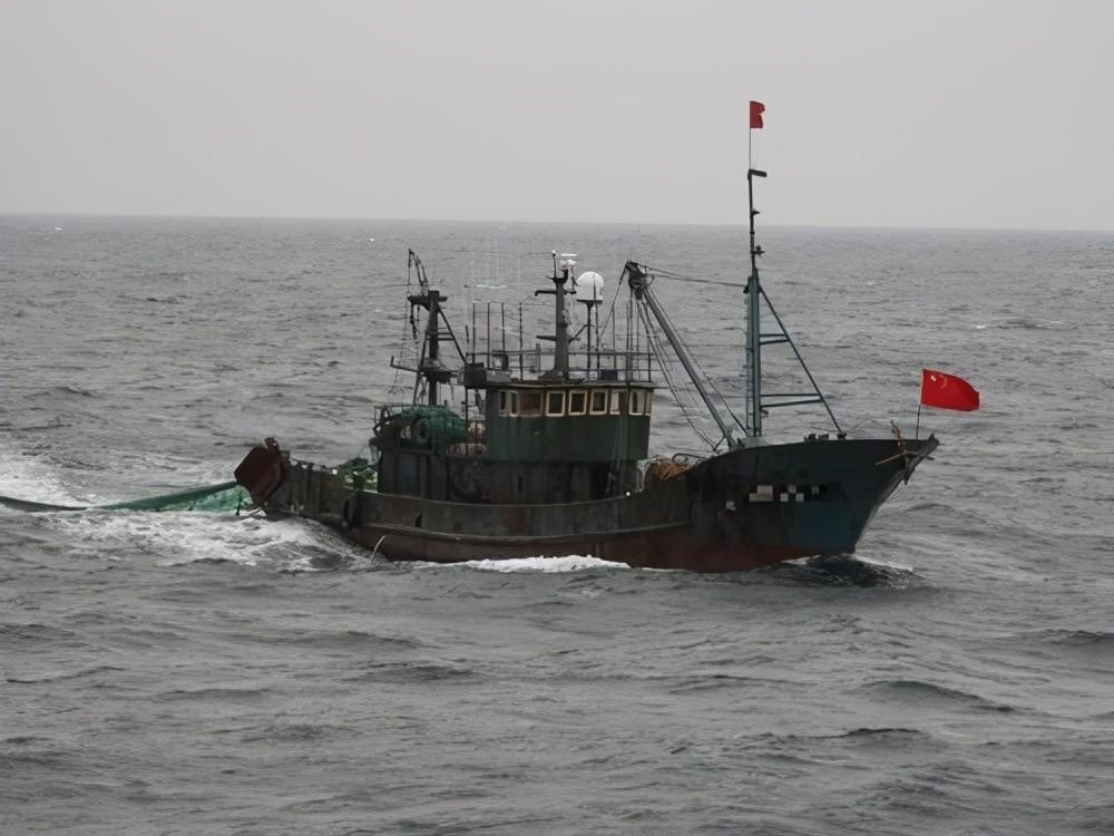 江苏渔民再立大功，捕获美国新型无人波浪船，能奖多少钱？