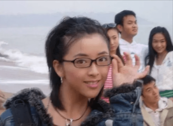 被杜淳追求，38天闪婚闪孕，被迪士尼封杀，黄小