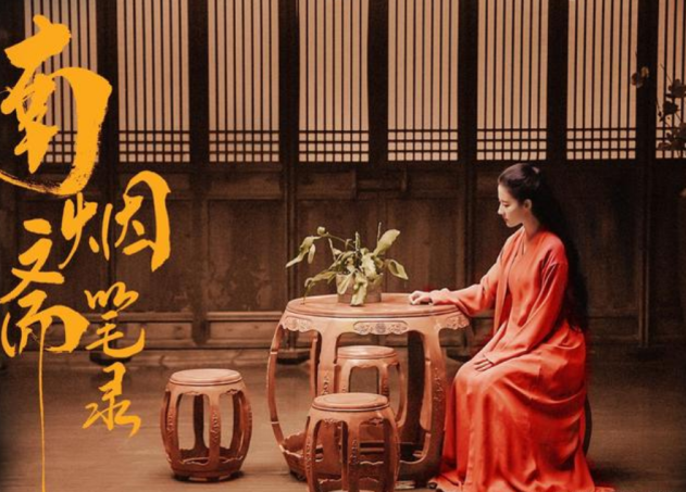 33岁刘亦菲晒近照，素颜鼻大瑕疵多，曾被吐槽不会穿衣腿还粗