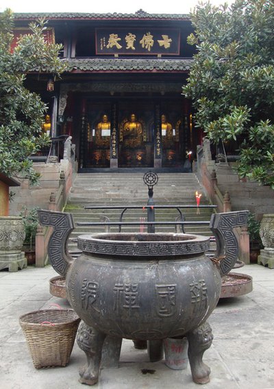 天下名山僧占多 曾祥裕风水团队佛教圣地峨眉山考察记