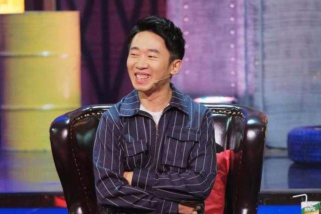 杨迪小时候不爱吃饭，妈妈就逼他吃虫子，一家综艺感十足