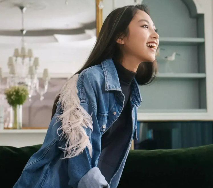 任達華女兒“發育過猛”，15歲身高180，逆天長腿不輸超模們