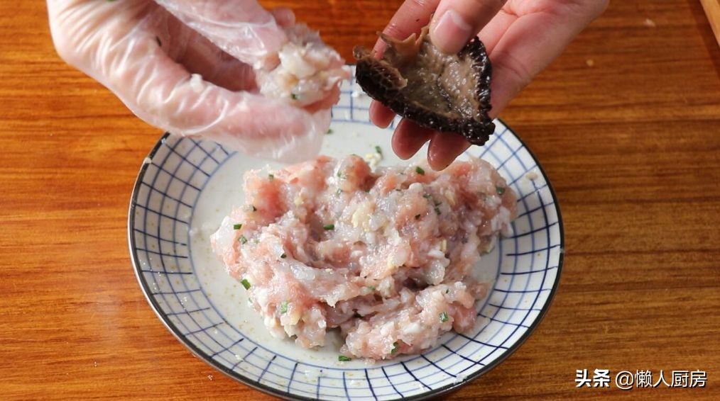 羊肚菌怎么吃？教你羊肚菌釀肉的做法，搭配蝦仁鮮上加鮮