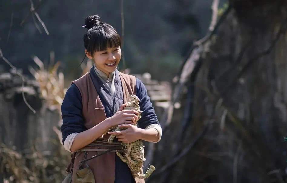 她是上戏校花，从模特到演员，主演多部热剧都