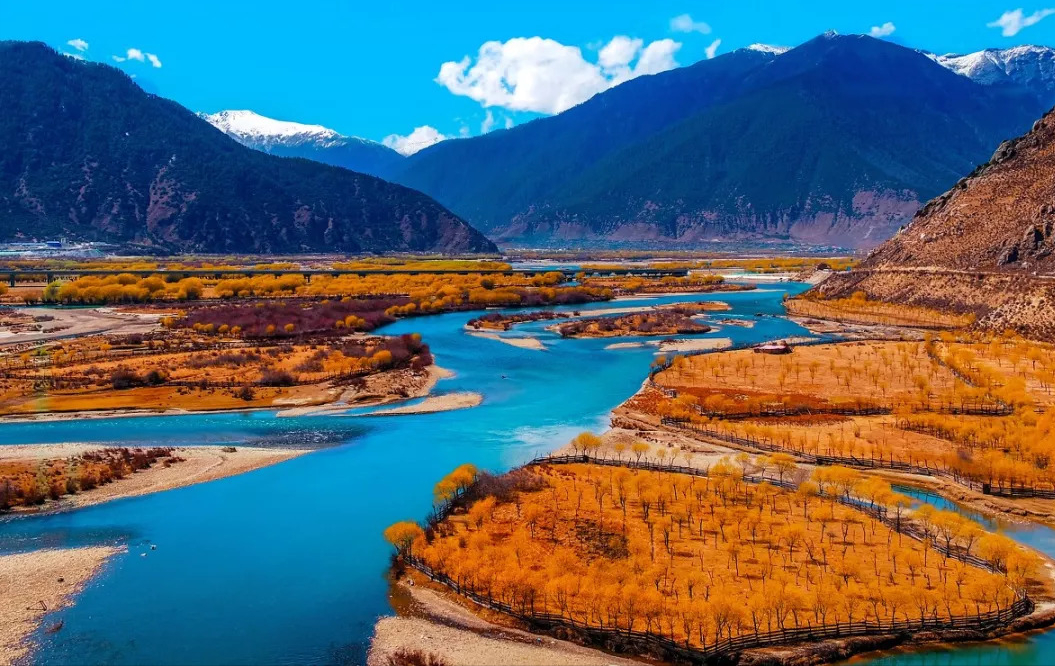 国庆十一适合旅游的4处好地方，景美人少秋意浓，有你喜欢的吗？