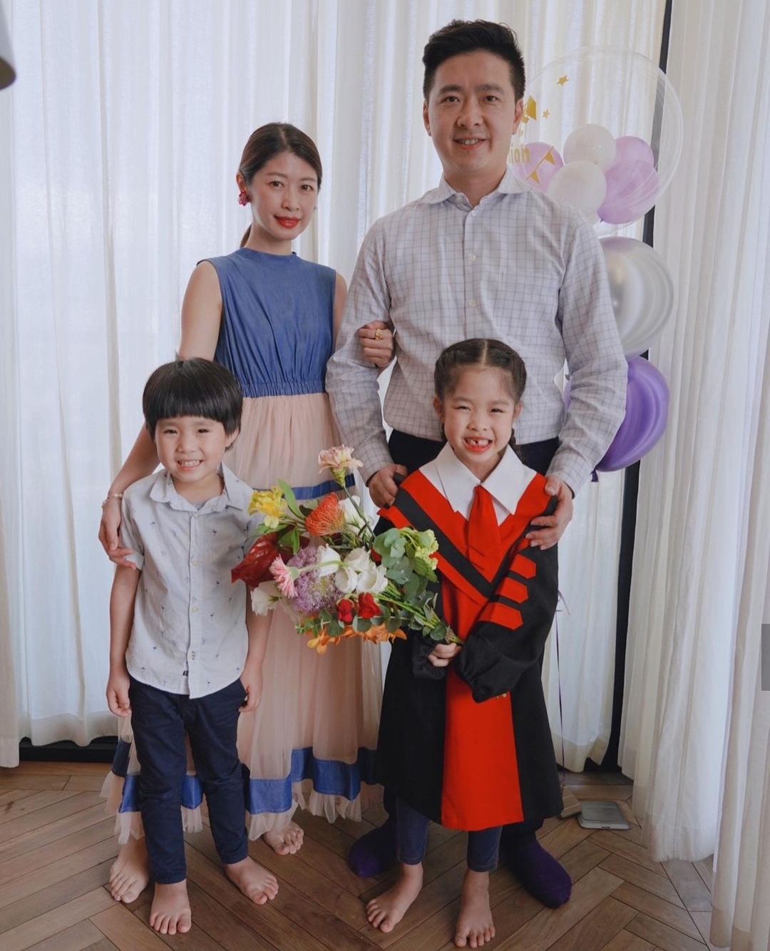 林志颖弟弟全家福曝光，女儿幼儿园毕业，在家参加线上典礼超开心