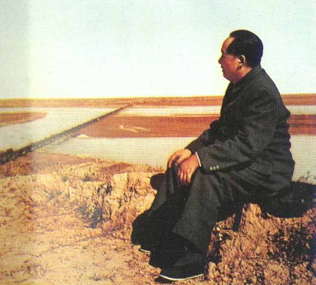看历史：人民领袖毛泽东，迎难而上治水患