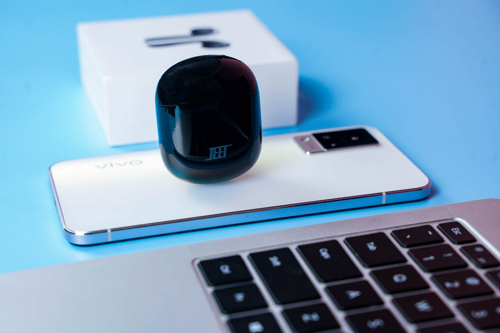 高颜值，升级版JEET ONE蓝牙耳机给你不一样的感受