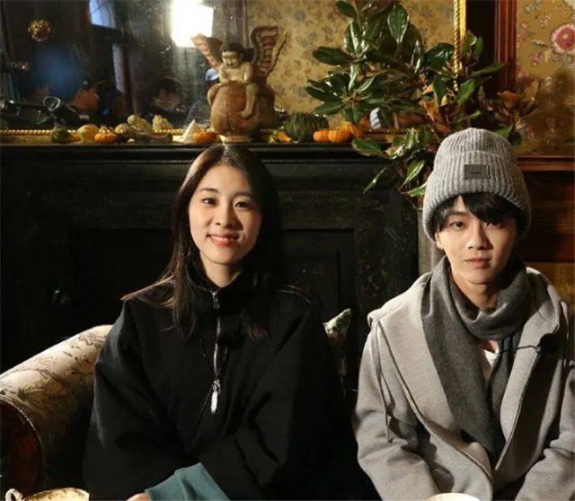 碧晨|华晨宇张碧晨女儿合照 女儿全名华迎辰长相可爱似爸爸