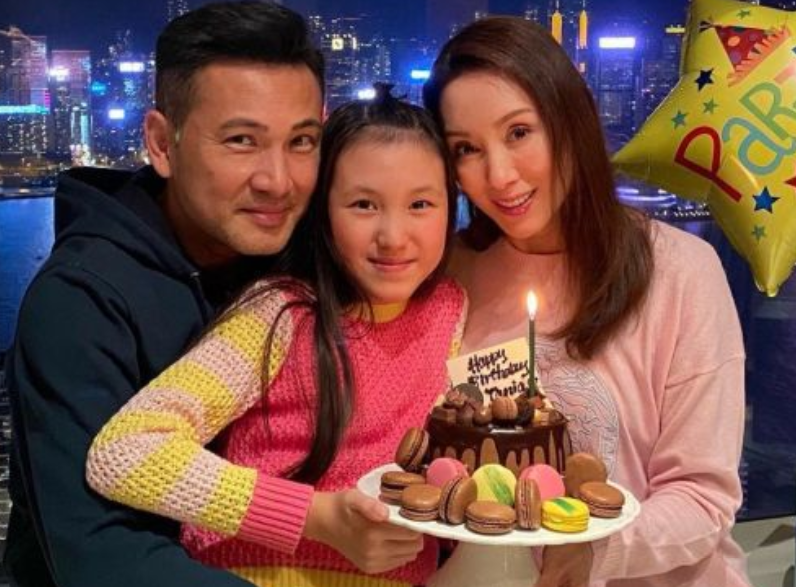 吴启华哥哥豪宅宴请郭可盈一家，退圈转行买鸡，一只卖388元