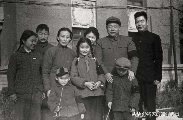 重庆刚解放时陈锡联挨了两次黑枪，回马枪的大搜捕将敌特一网打尽