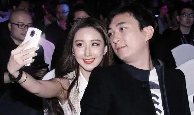 王思聪换了十几个女友，却为何没人说他是渣男