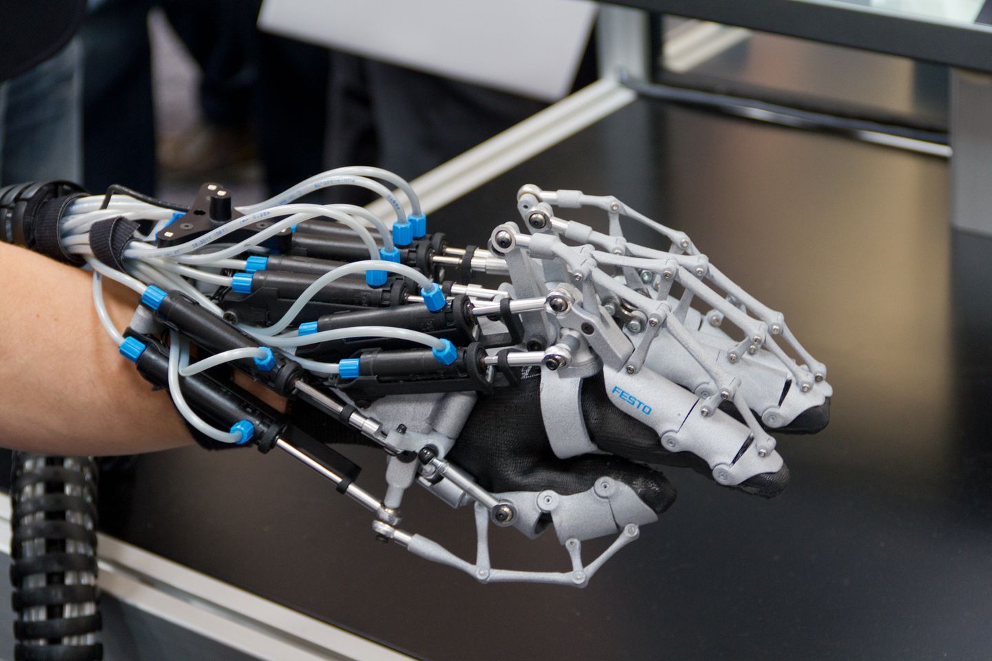 ˲ҵ֮⣬AIʹ»˵ķչȥδӣ