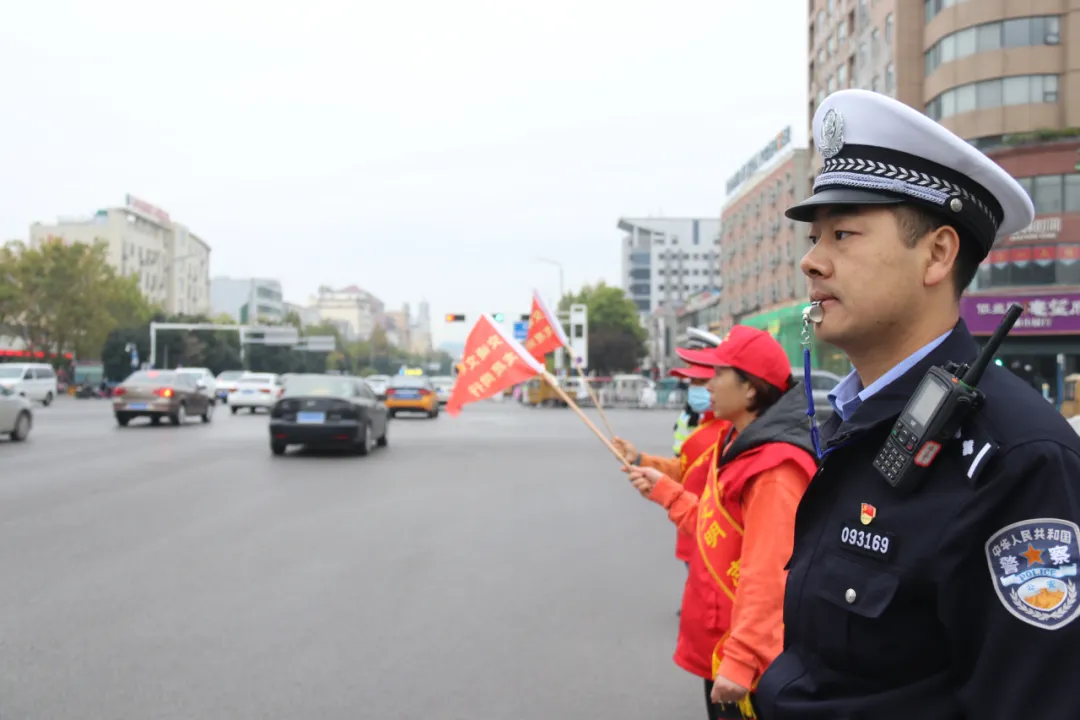 亳州市公安局交警中队长盛泽：从军营到警营