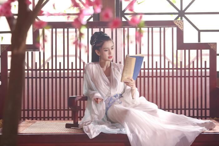 奔跑吧团宠到边缘人物，Angelababy的危机终于还是
