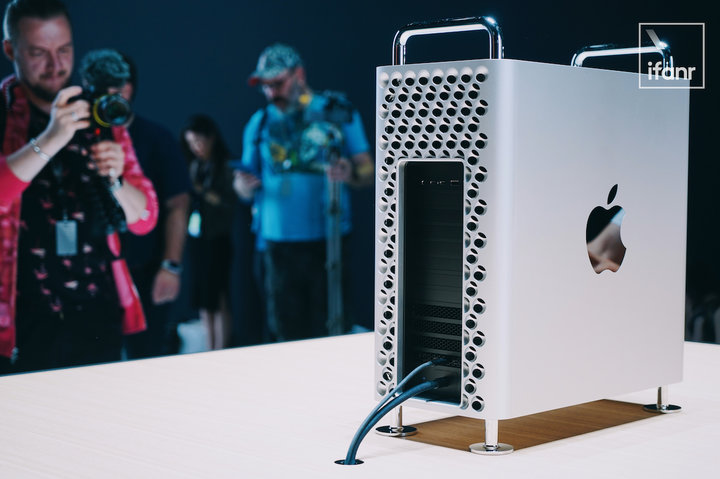 现场体验 Mac Pro 之后，我终于明白为什么上面都是洞