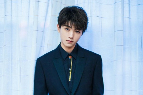 王俊|网友偶遇王俊凯刘昊然胡先煦同游迪士尼 这是什么神仙运气,真的是太羡慕了