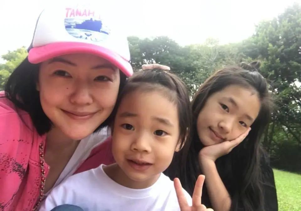 小S三個女兒的顏值：老大清冷寡淡，老二文靜柔美，老三還沒長開