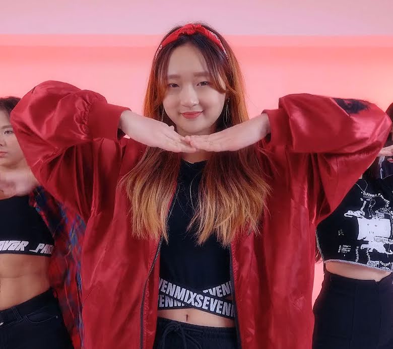 12歲就要女團出道，她年齡太小被熱議，7年合同到期還是未成年