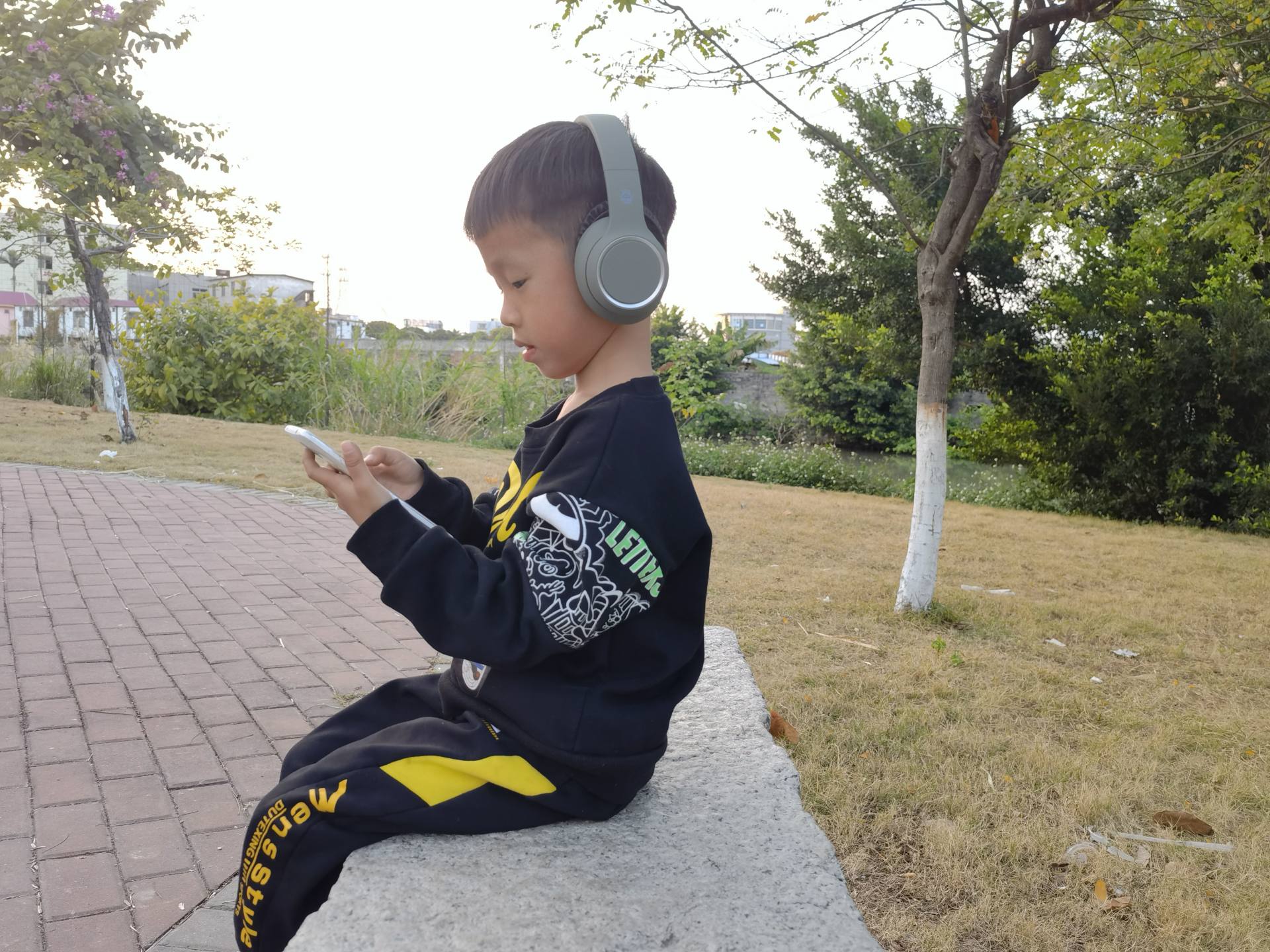 告别喧嚣，静享律动，Unionstar C20头戴式蓝牙耳机