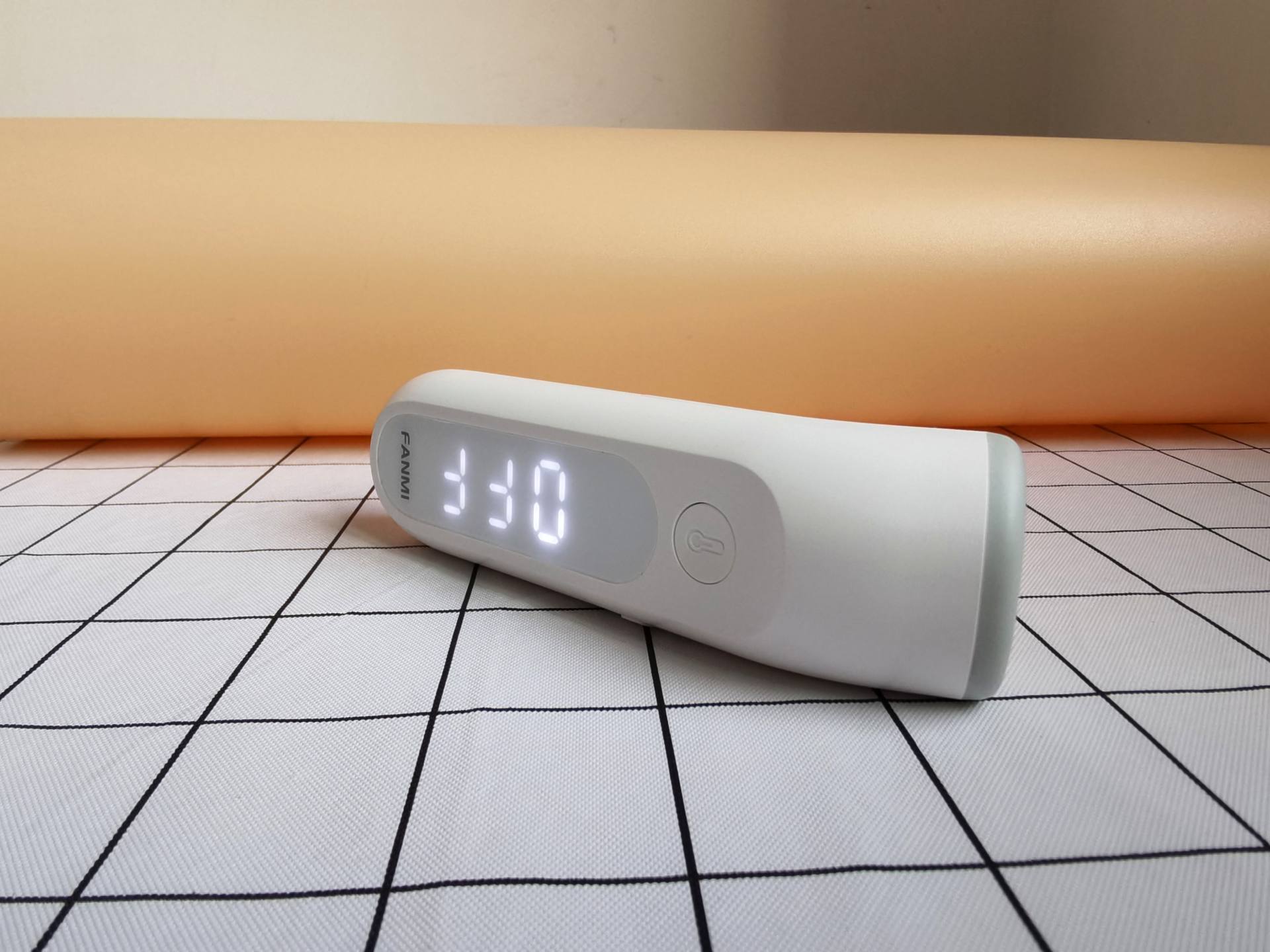 无接触测温新体验——凡米双用额温枪，一秒测温，物人两用