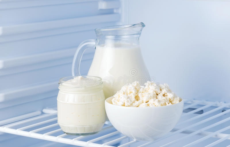 喝酸奶補充益生菌，需要選擇什麼樣的酸奶，什麼時候吃？