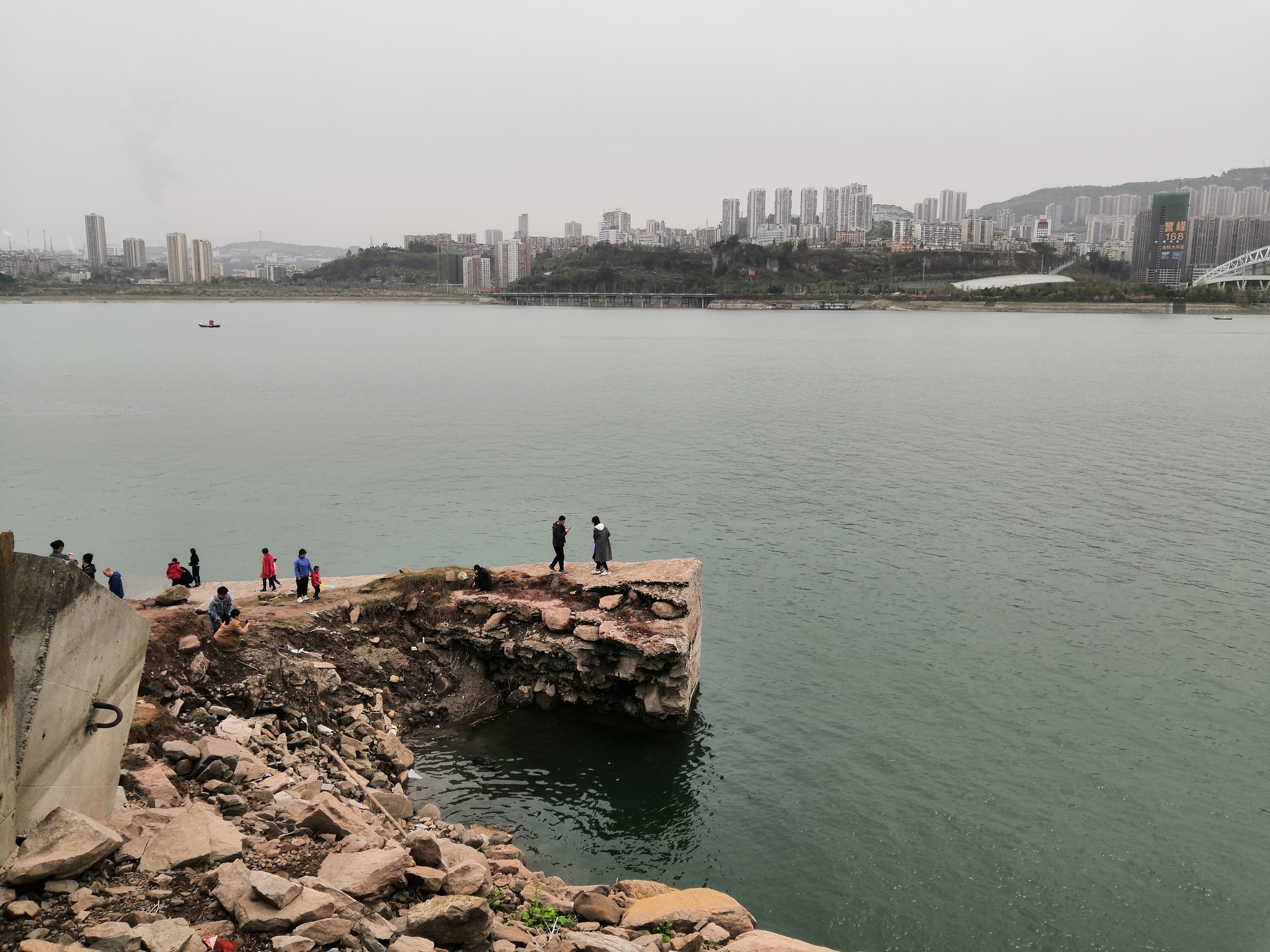 闲游万州樱花度体育公园，人工打造6景13地-长江边的运动公园