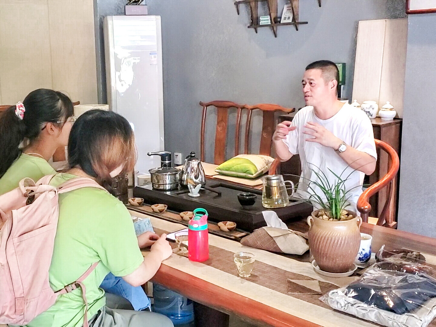 ʯ��ѧ���������Ե�·��³��Ԫ�򿪷�ƶ��;��