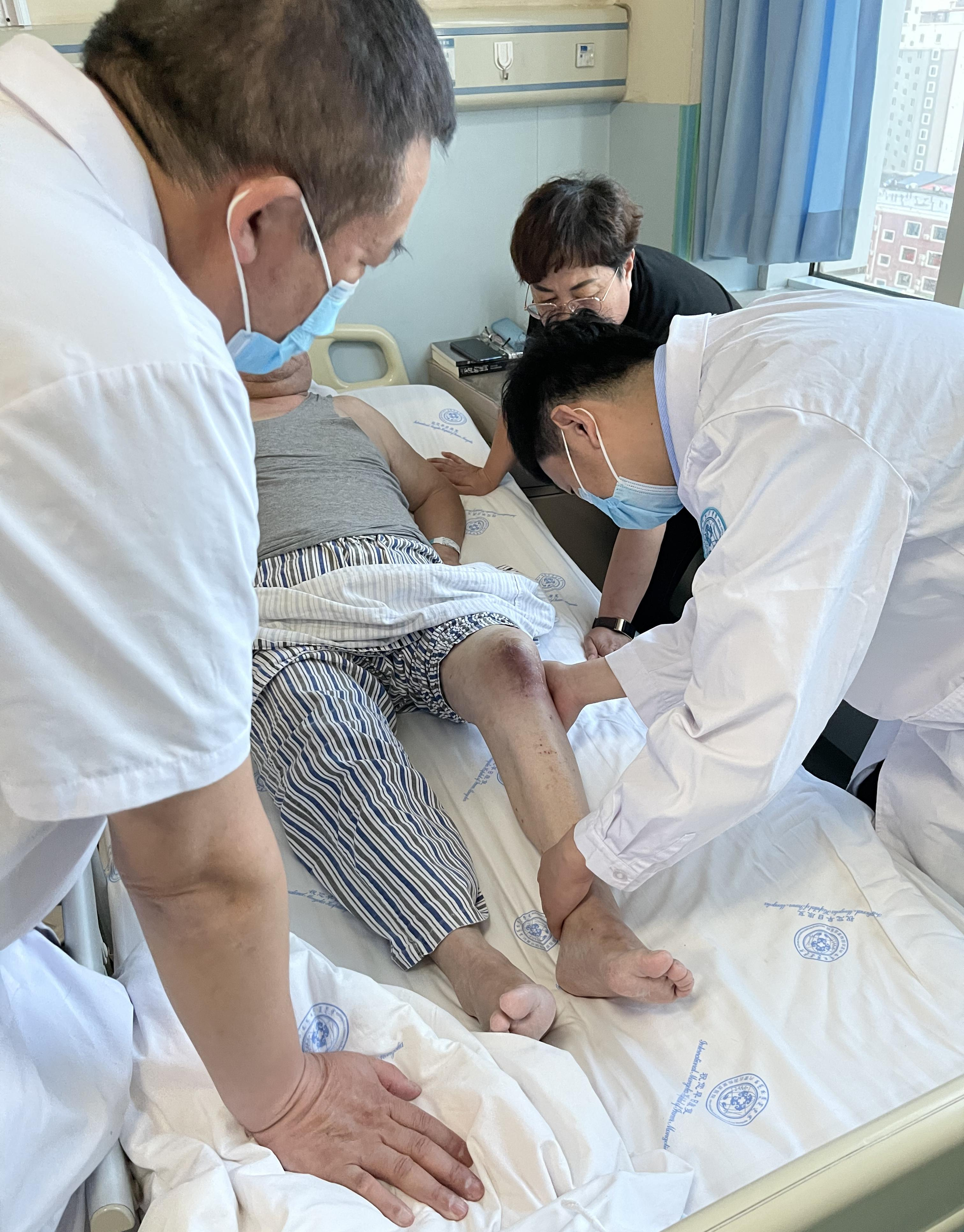 内蒙古国际蒙医医院举办“5.27我爱膝 保膝义诊日”活动