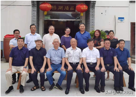 山东弘正传统文化研究院济南杨湖酒庄活动基地举行揭牌仪式