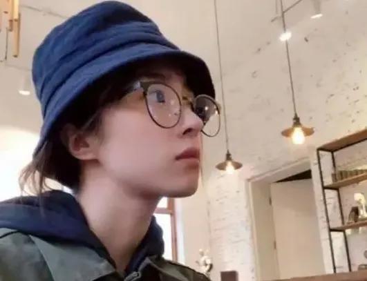双胞胎姐妹，一个进娱乐圈一个出国留学，选择不同，人生也不同
