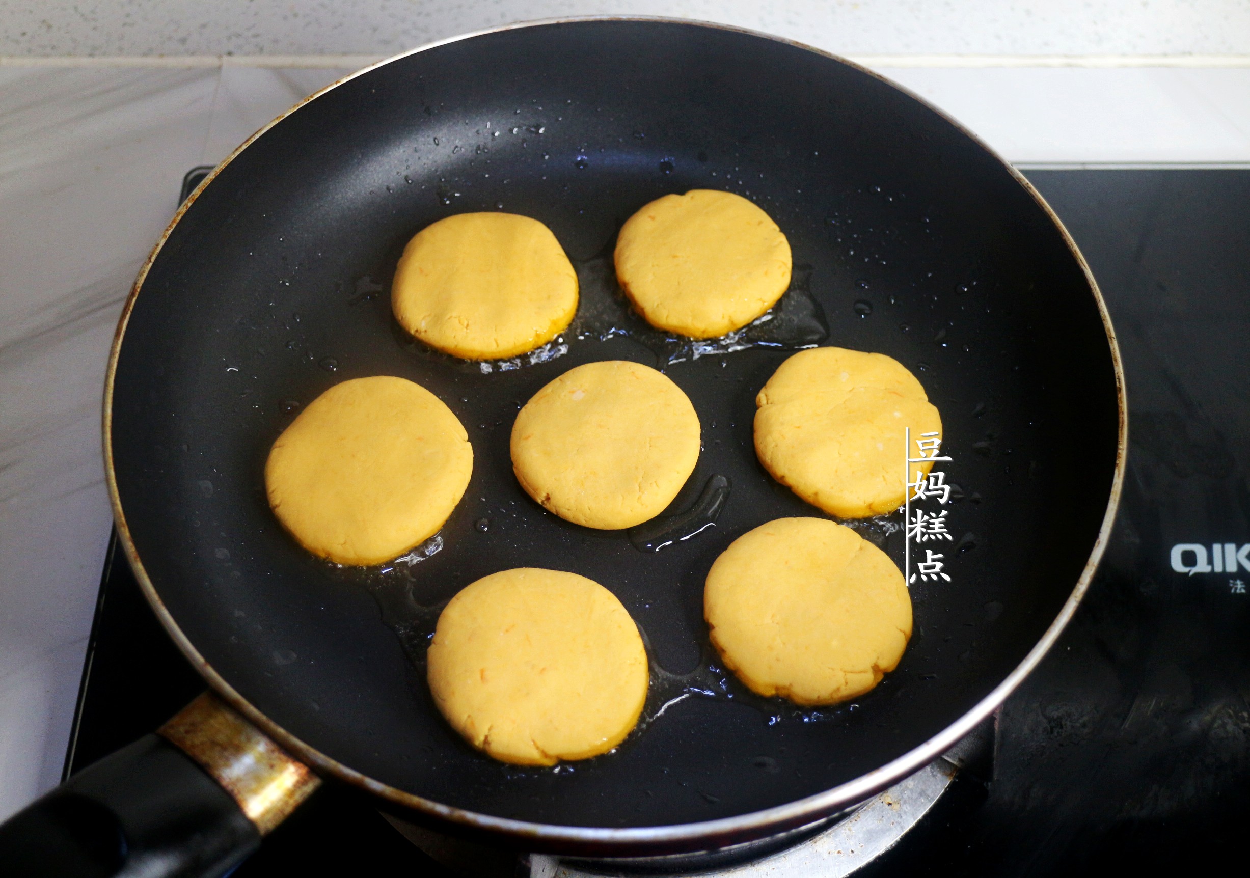 零失敗的，紅薯餅做法，軟糯香甜不發膩，太好吃了