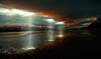 宇宙究竟是什麽形狀的呢？怎麽理解“暗能量”這種物質