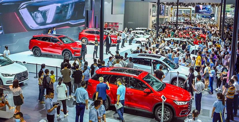 劳斯莱斯将基于宝马i7开发电动车，成都国际车展8月开幕