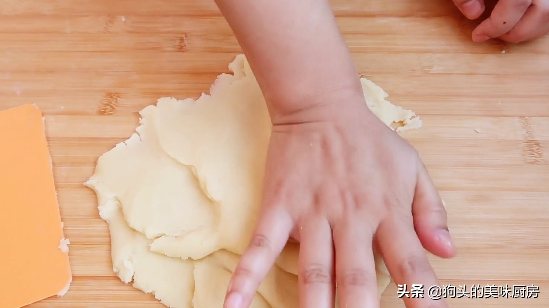 想吃酥餅不用排隊，教你在家做，不用烤箱，有鍋就行，個個酥掉渣