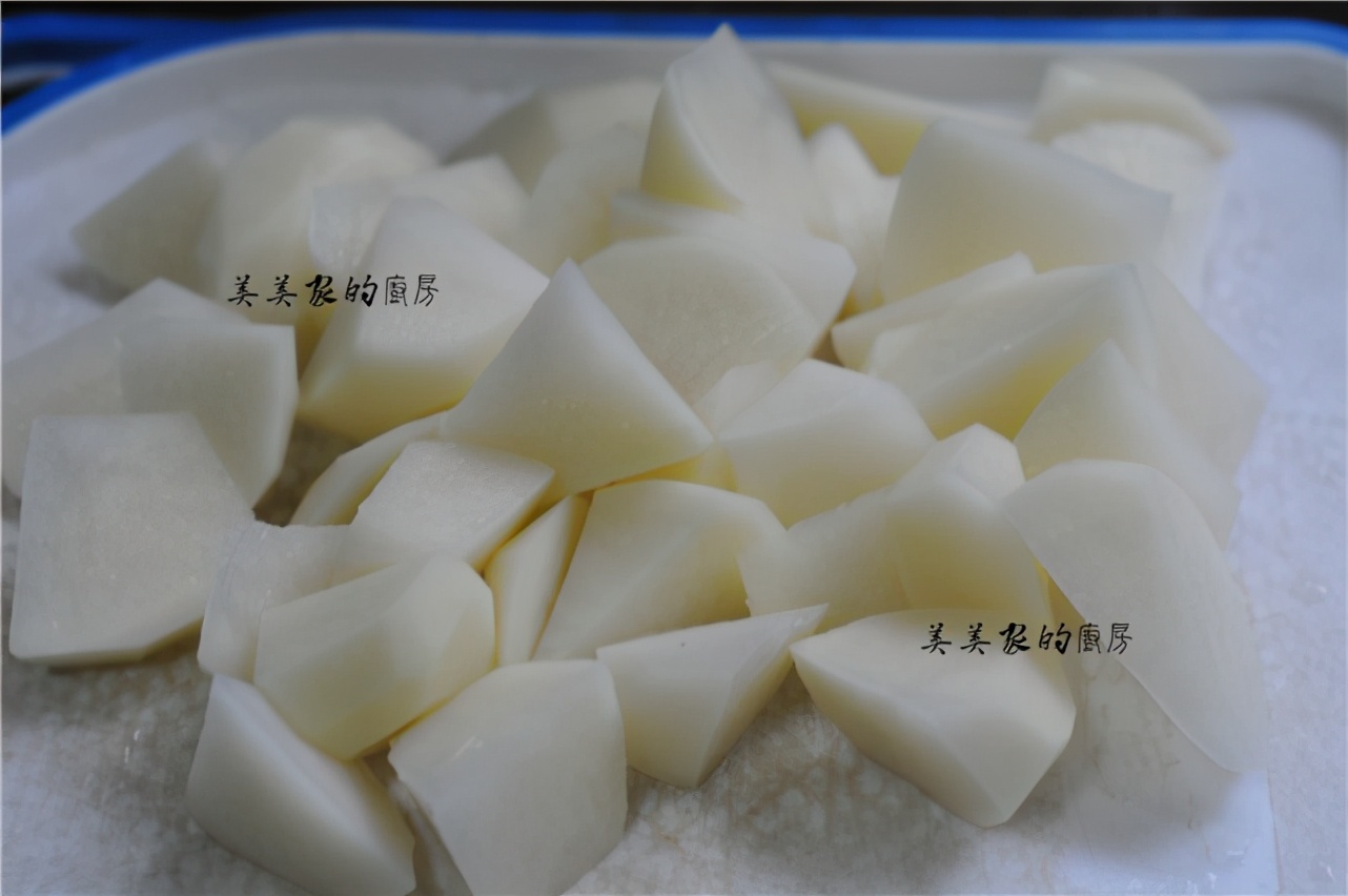 不炒不燉不油炸，土豆切成小丁，上桌就是大硬菜！ 好吃又解饞
