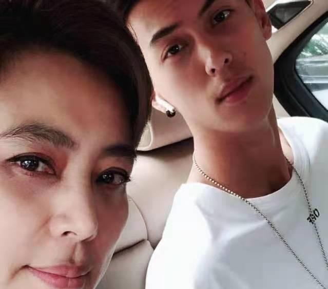 李玲玉的2段婚姻皆“被離婚”，34歲征服猶太富商，力破不合謠言