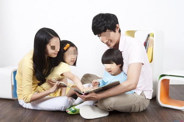 房祖名给小龙女过生日，兄妹关系有所亲近，但父爱难弥补