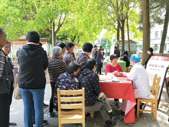 锦医堂中医联合周边社区举办“百名专家进社区服务”系列活动