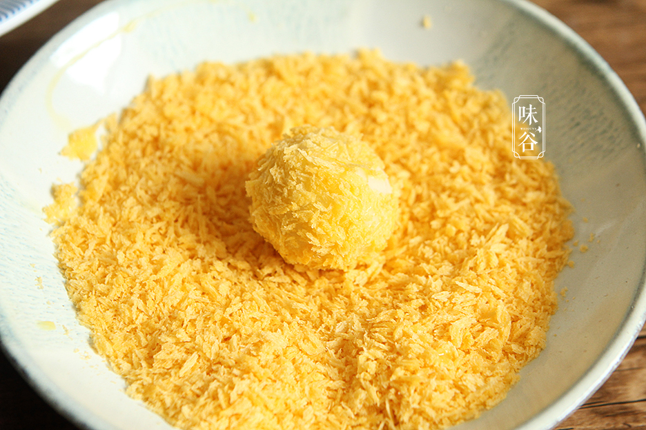 元宵節，湯圓不要煮著吃了，試試炸湯圓，外脆裡糯，喜慶又好吃