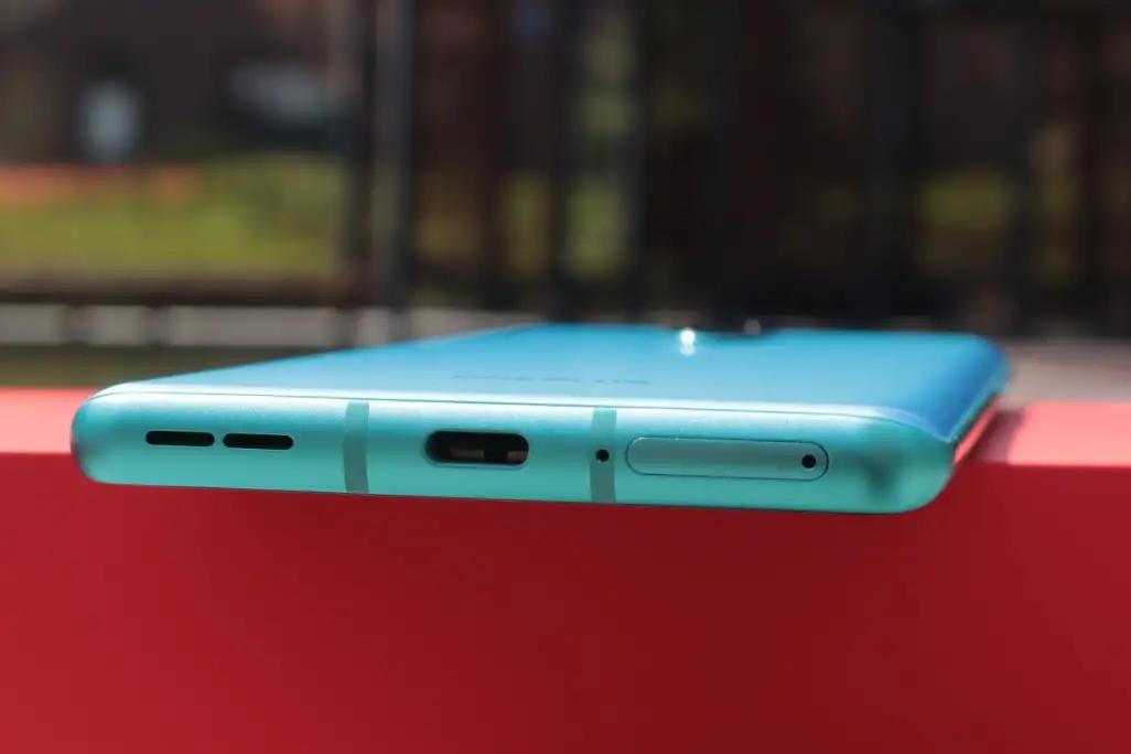 一加8测评体验：外观颜值高，手感轻薄性能强