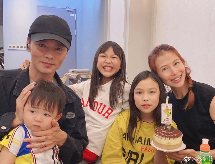 蔡少芬一家為大女兒慶生，10歲湯圓很像媽媽，弟弟被迫營業太搶鏡