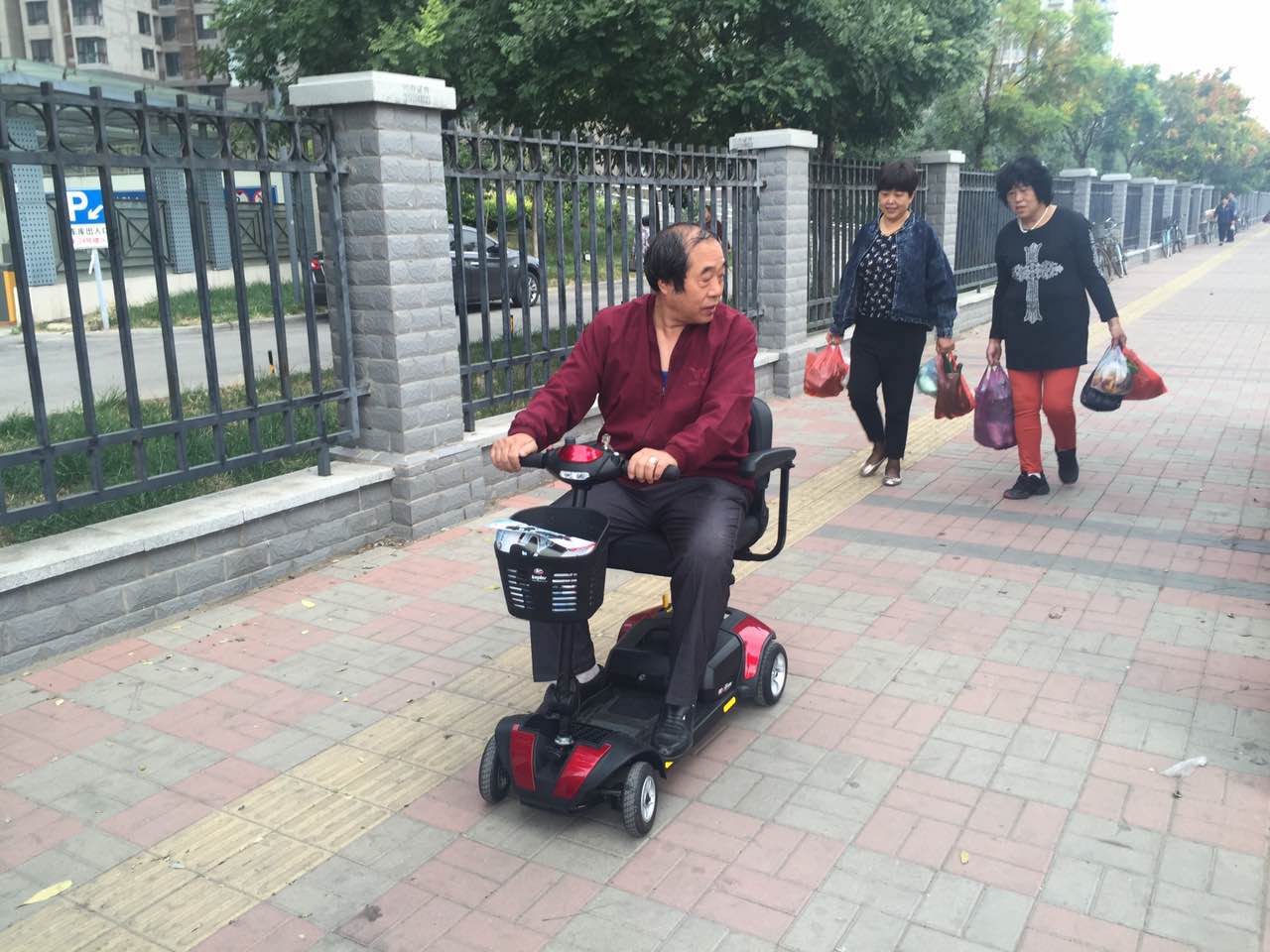 开着开天乐的小四轮,一样可以奔赴星辰大海