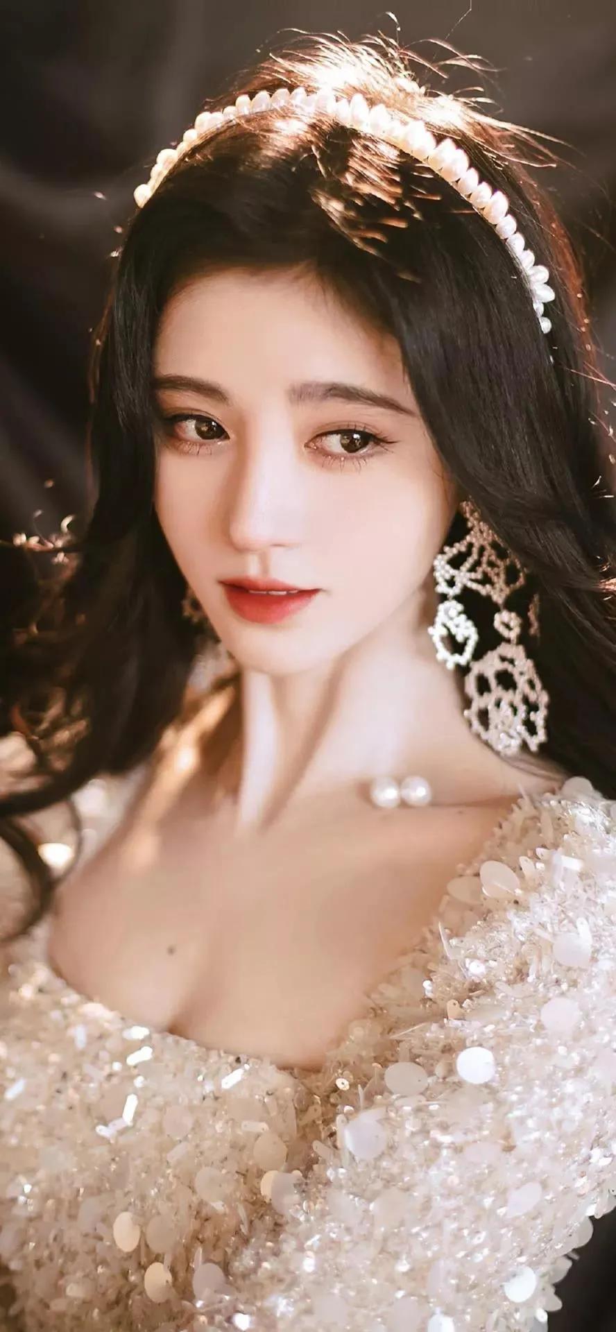 渣男壁纸 连衣裙长腿美女壁纸图片
