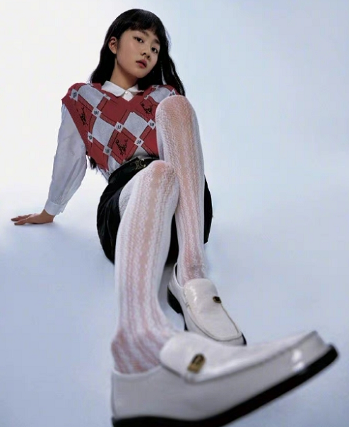 黄多多为出道铺路？再拍时尚大片略显成熟，5岁