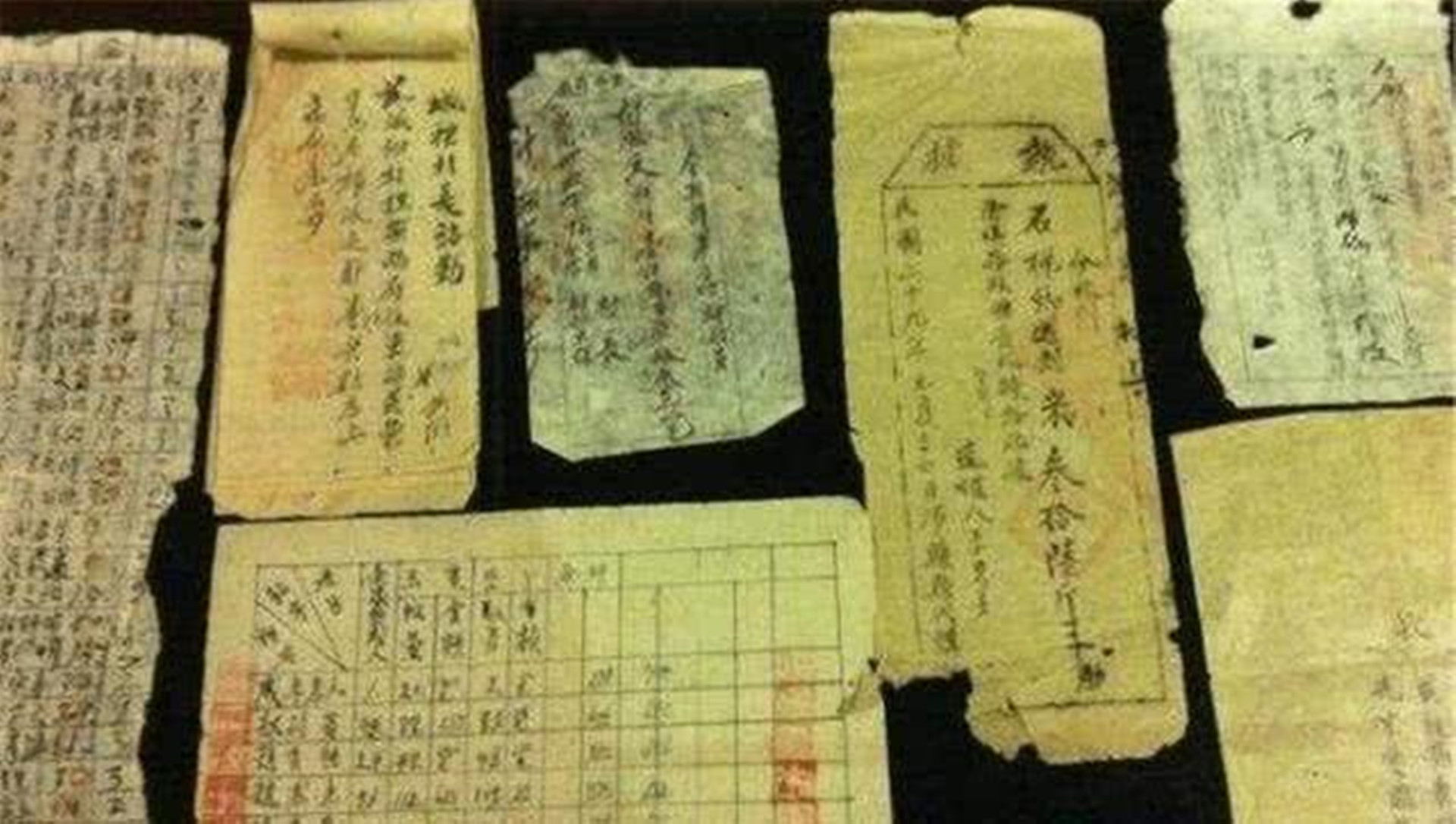 老人借给红军400大洋，90年后后人拿着欠条讨要，这帐认了吗？