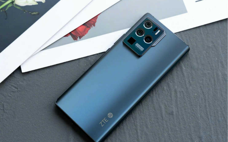256GB+55W快充，高性价比手机价格下滑，香不香？