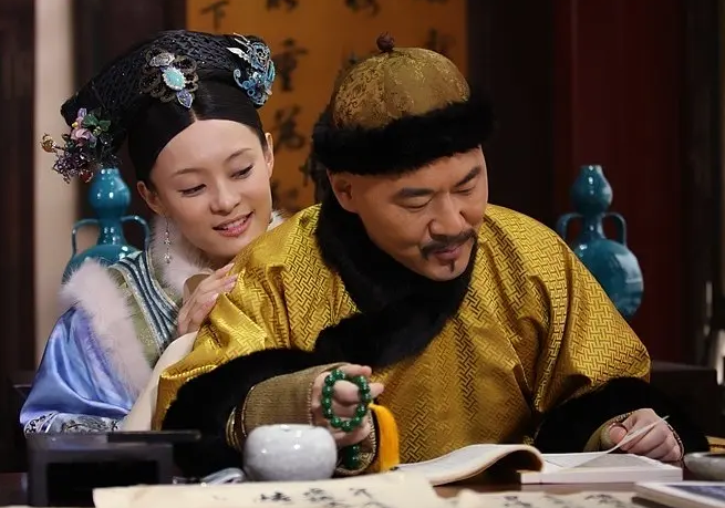 改编自金盾奖作品，开播就上热搜，《三叉戟》你真的看懂了吗？