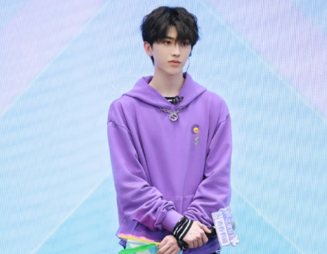 《奔跑吧》上演睡衣秀，蔡徐坤自我保护意识充